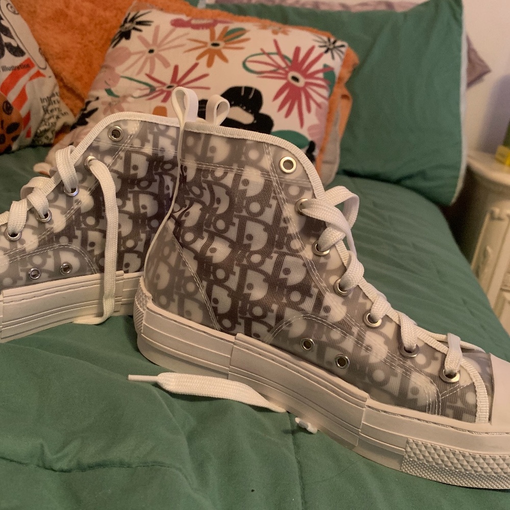 Dior B23 worn once size 38 (size 7 in women’s)